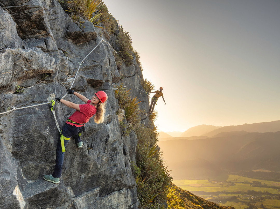 Via Ferrata Takaka Hill景点图片