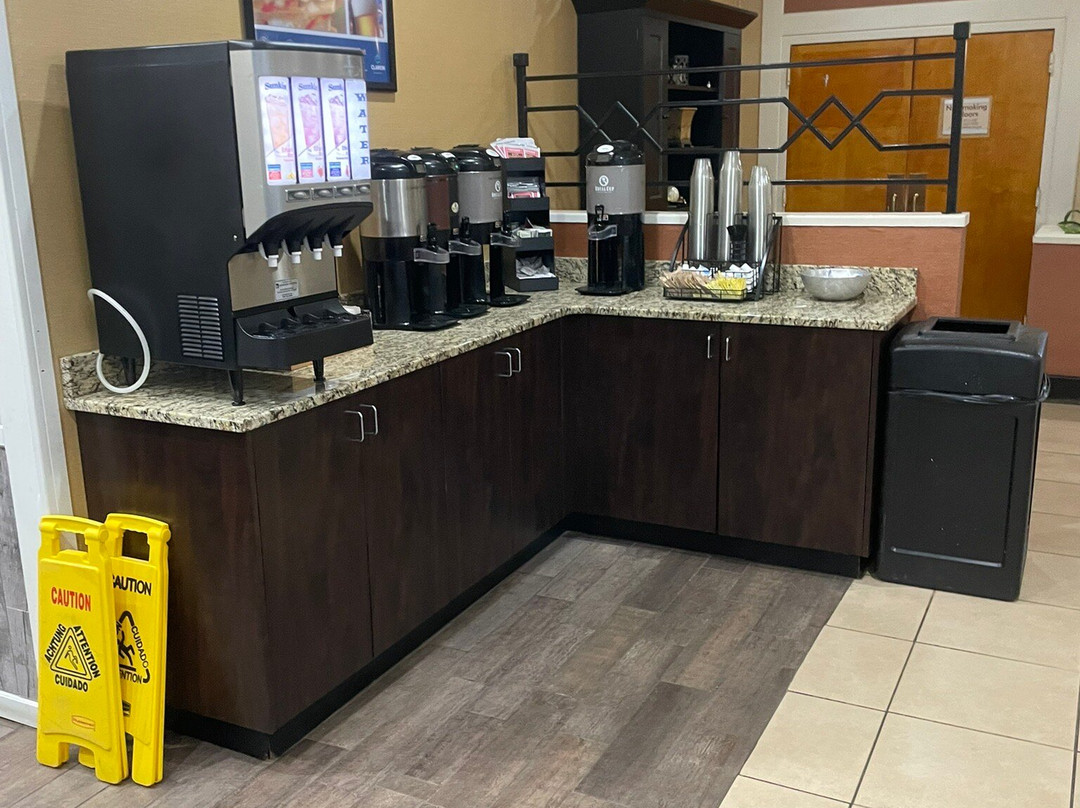 Clarion Inn Airport主图