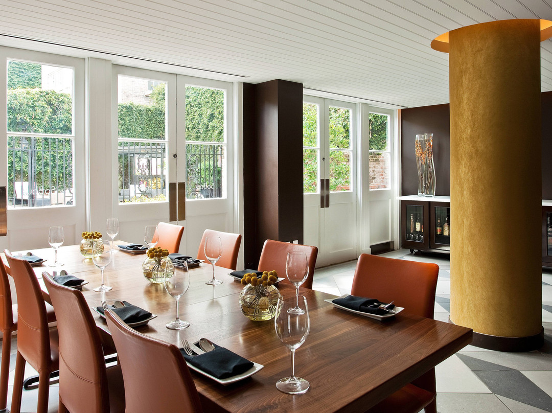 Hotel De La Poste – French Quarter, A Renaissance Hotel主图