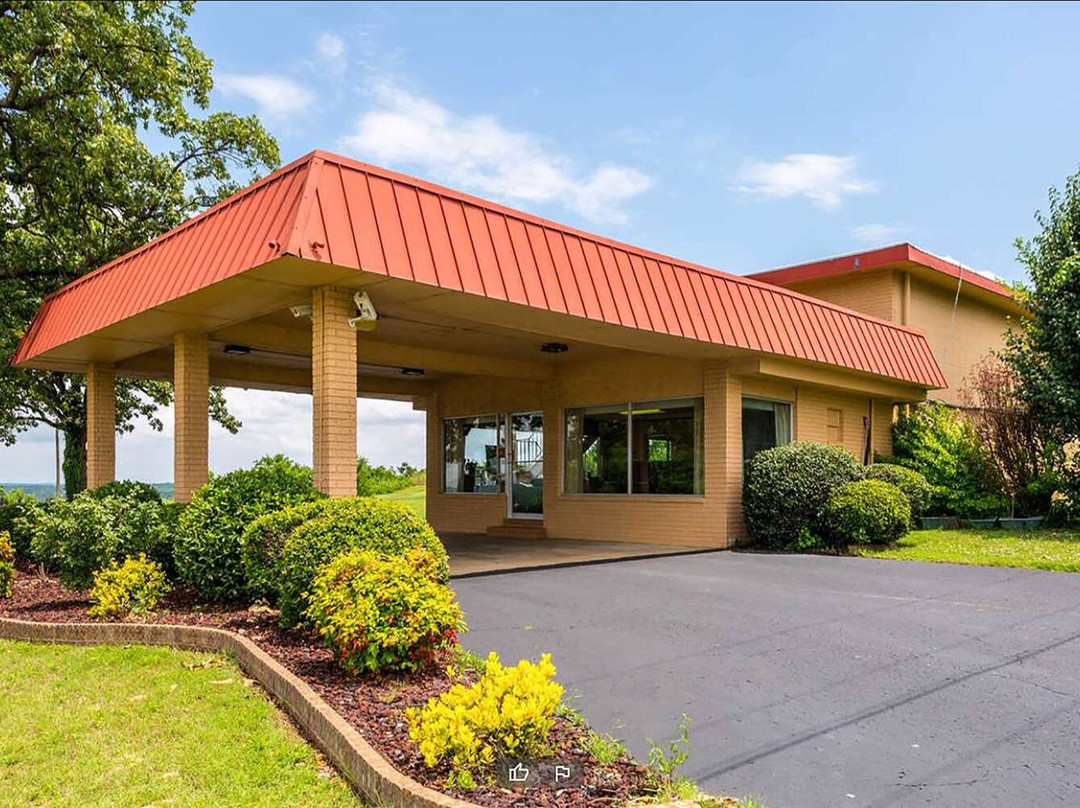 Days Inn by Wyndham Batesville AR