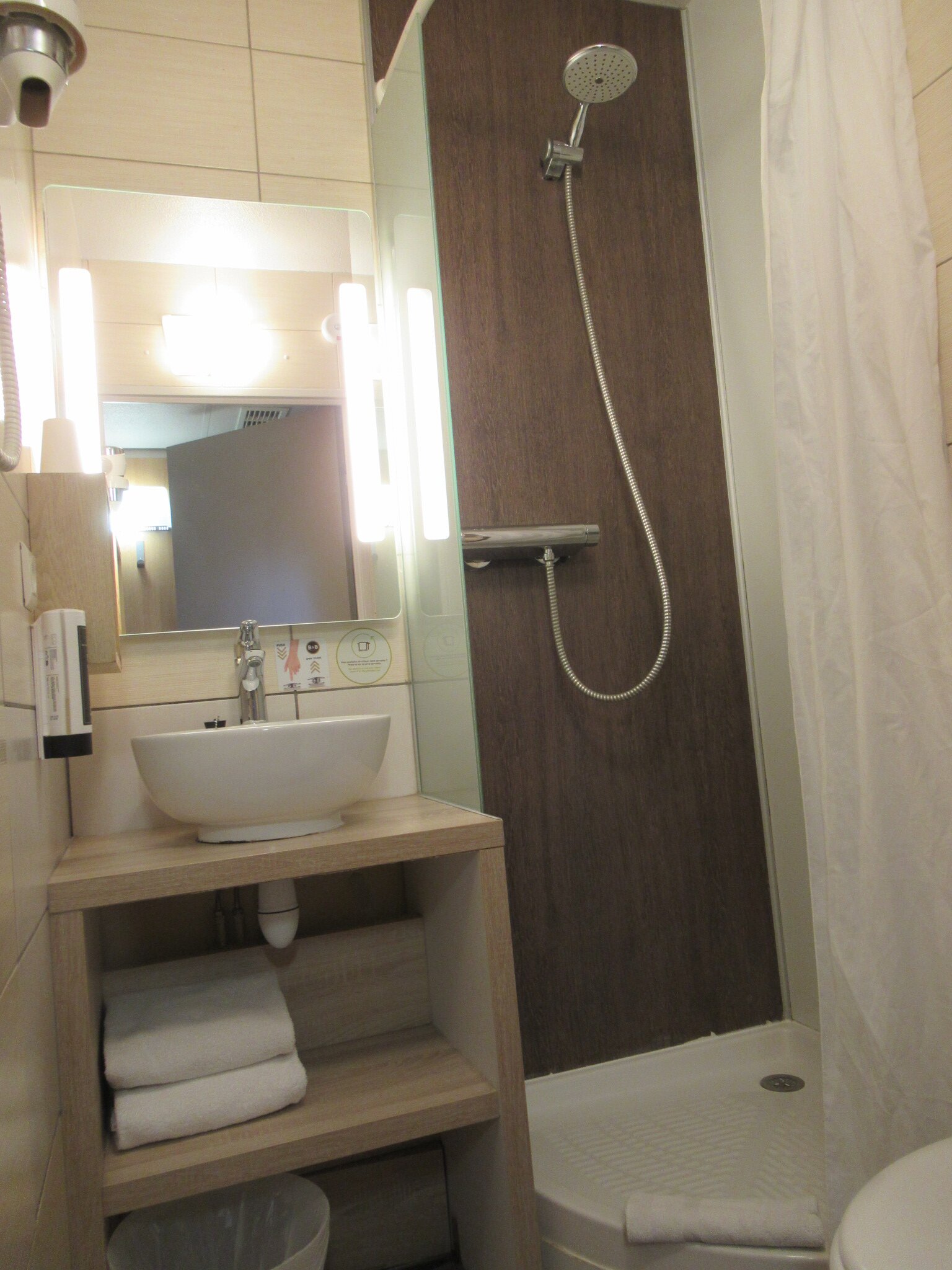 B&B HOTEL Clermont-Ferrand Sud Aubière-浴室