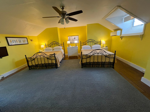 卡莱尔之家主图