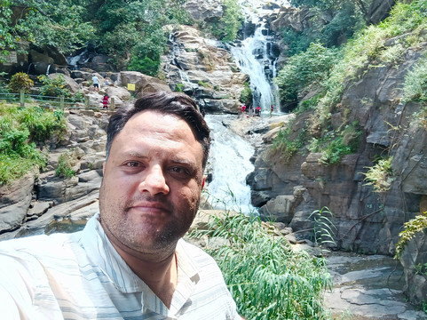 Travel with hisbu-阿鲁甘湾必去景点