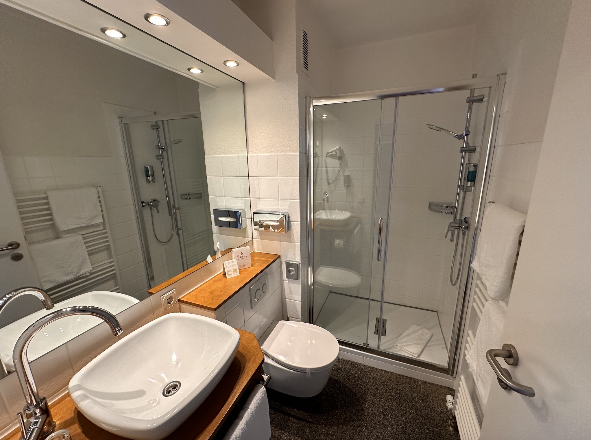 Hotel Bavaria Oldenburg-浴室