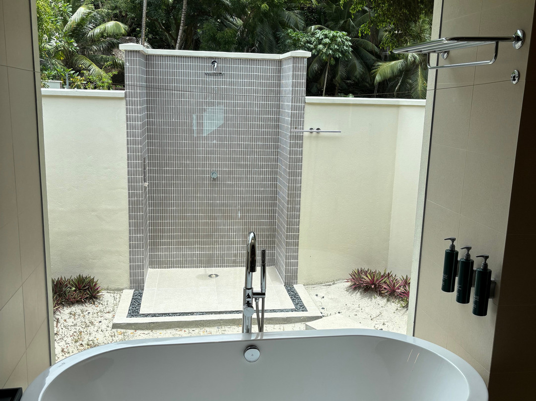 塞舌尔拉布瑞思希尔顿度假村主图