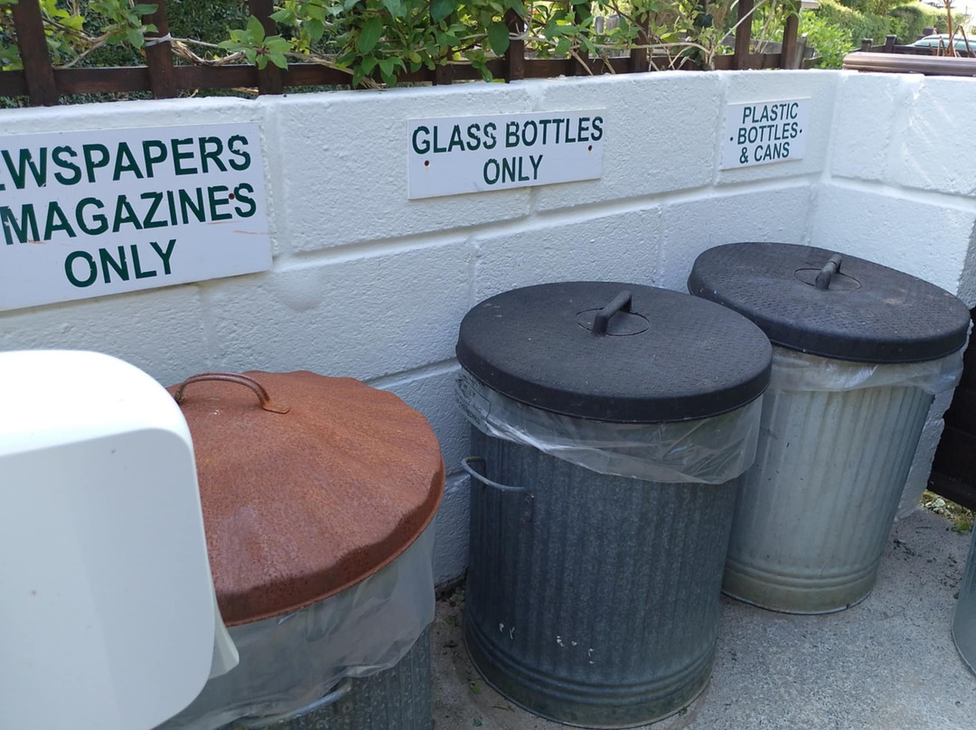 White Gate Caravan Park主图