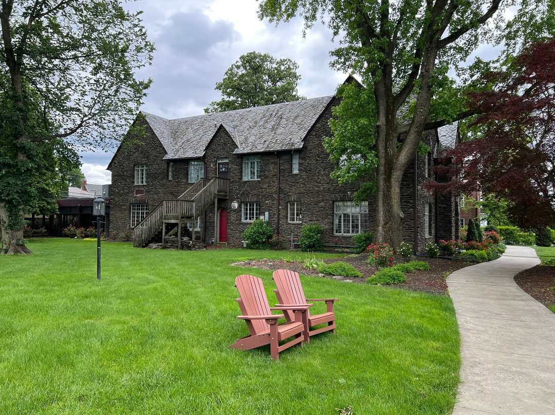The Manor on Front Bed and Breakfast主图