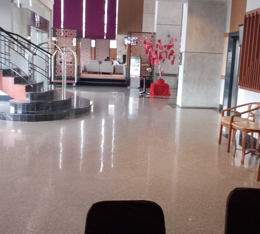 瑞雅婆罗洲三马林达酒店主图