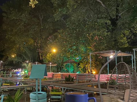 阿德拉桑河酒店主图