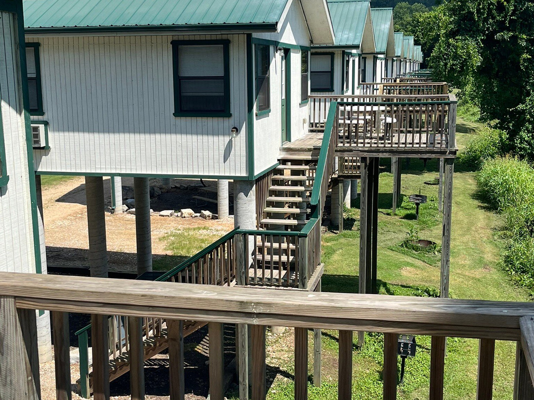 Angler's White River Resort主图