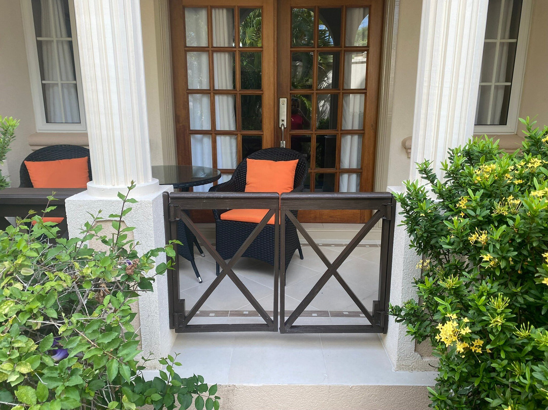 Mandela Court Grenada主图