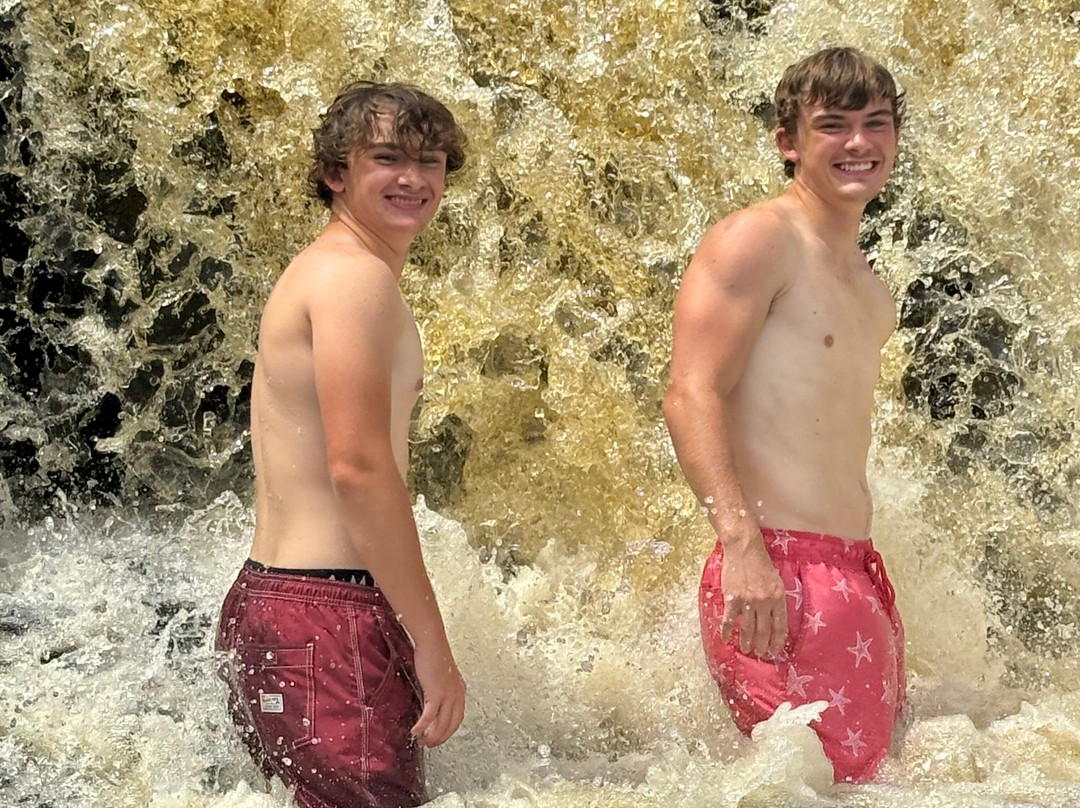 Tahquamenon Falls-Paradise必去景点