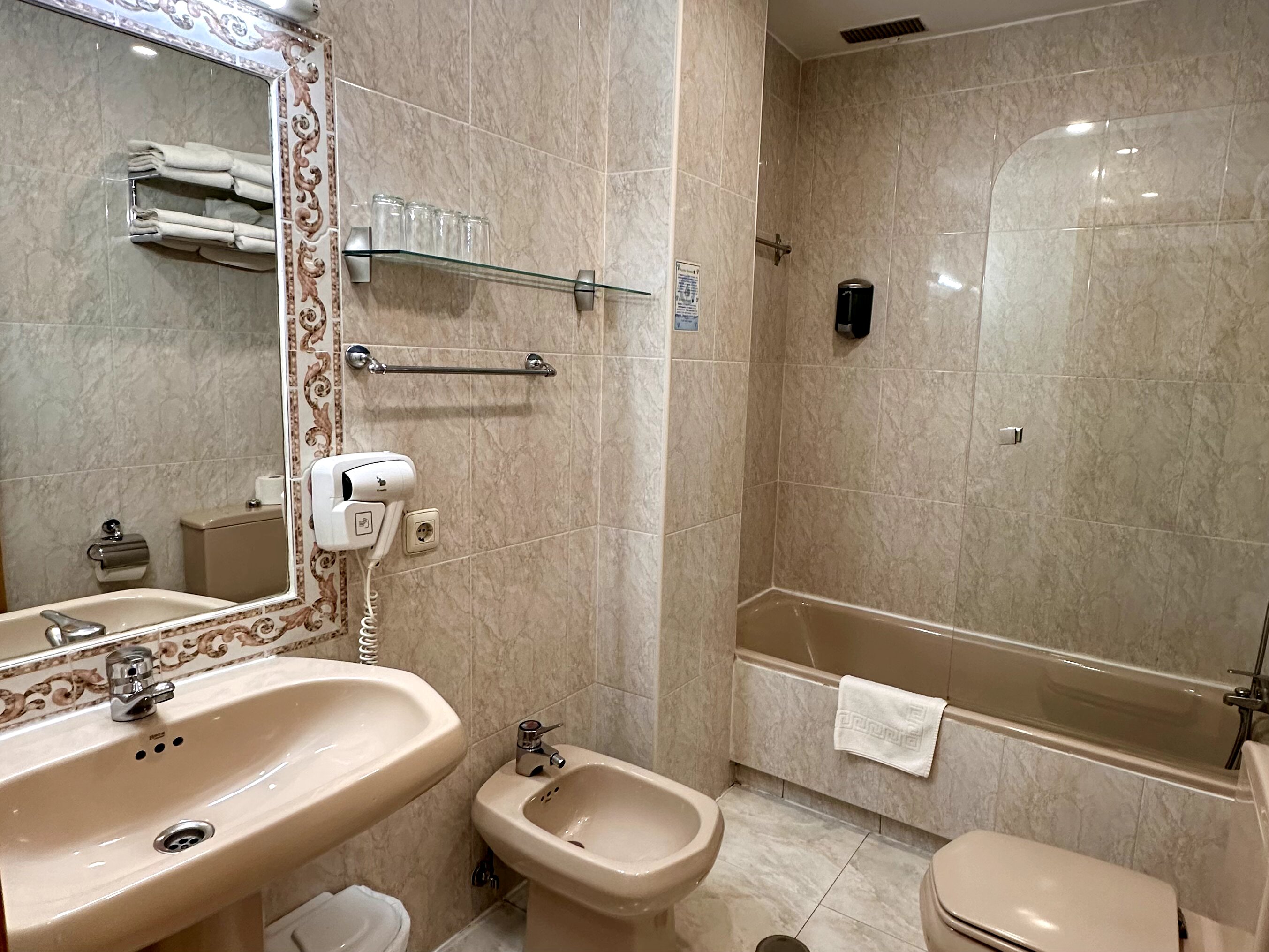 Hostal Toledo-浴室