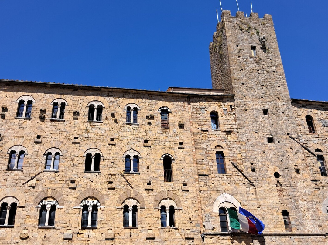 Piazza dei Priori-沃尔泰拉必去景点