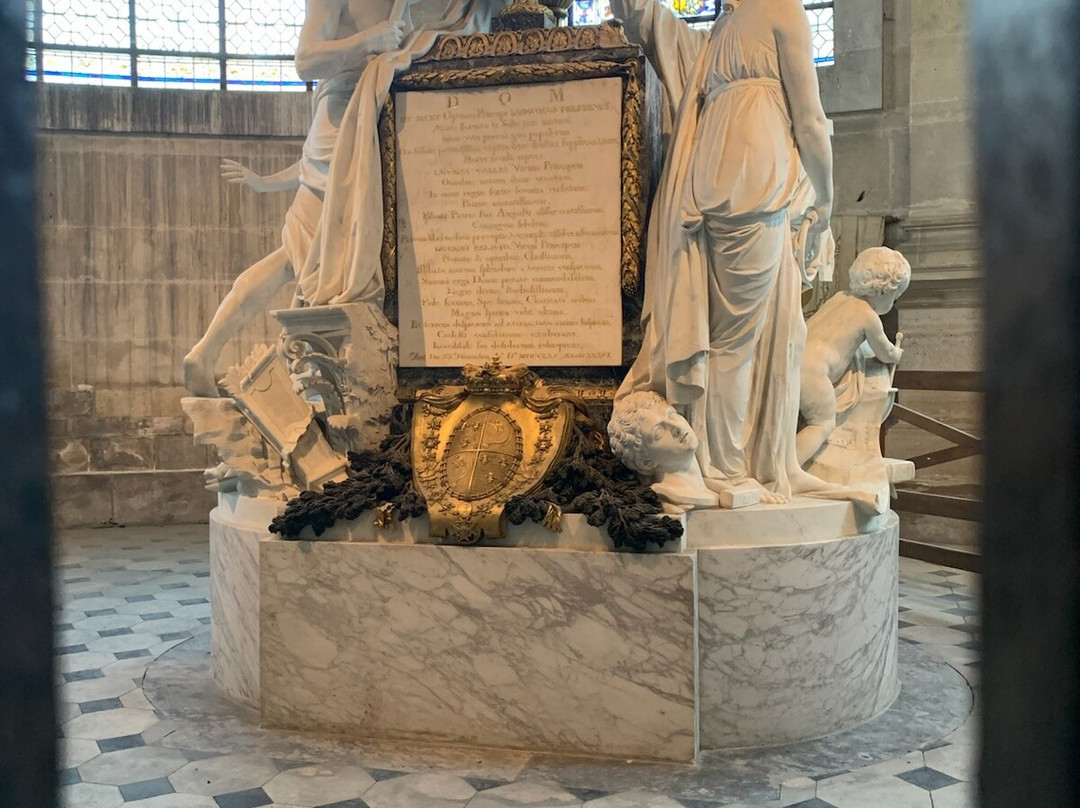 Cathedrale St-Etienne-Sens必去景点