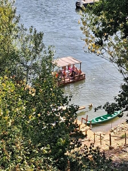 Presqu'ile de Laussac-Therondels必去景点