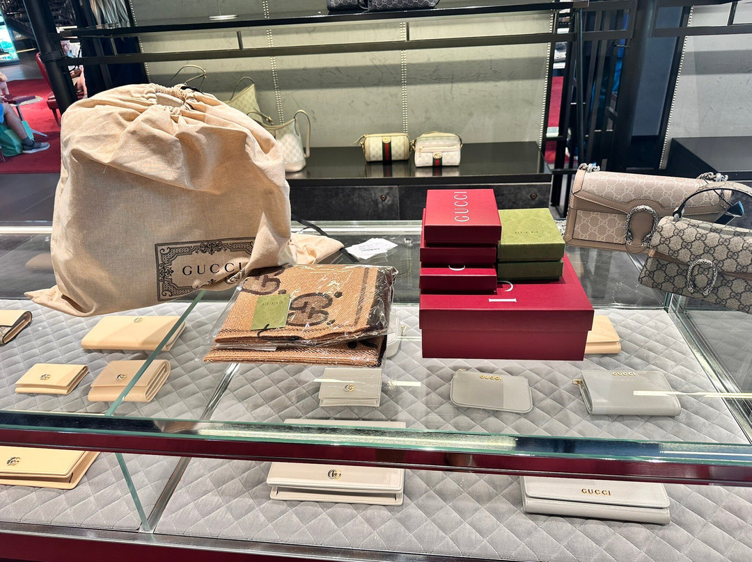 Gucci Outlet-雷杰洛必去景点