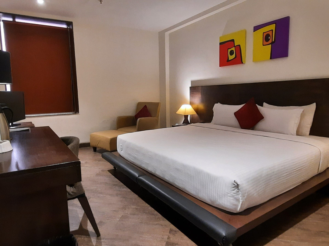 Seventeen Degrees Hotel Co Pvt Ltd主图