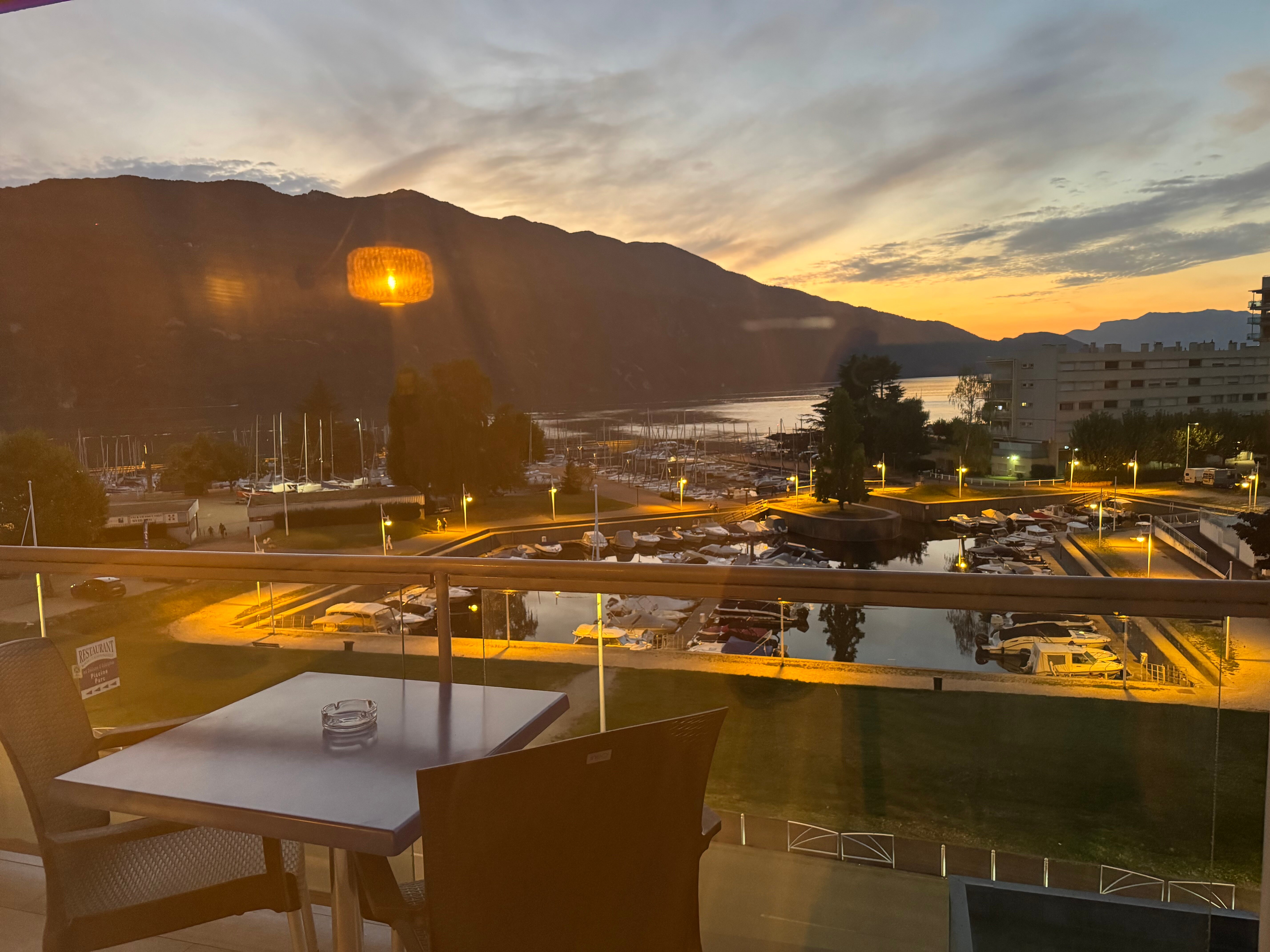 Marina Adelphia Hotel-官方