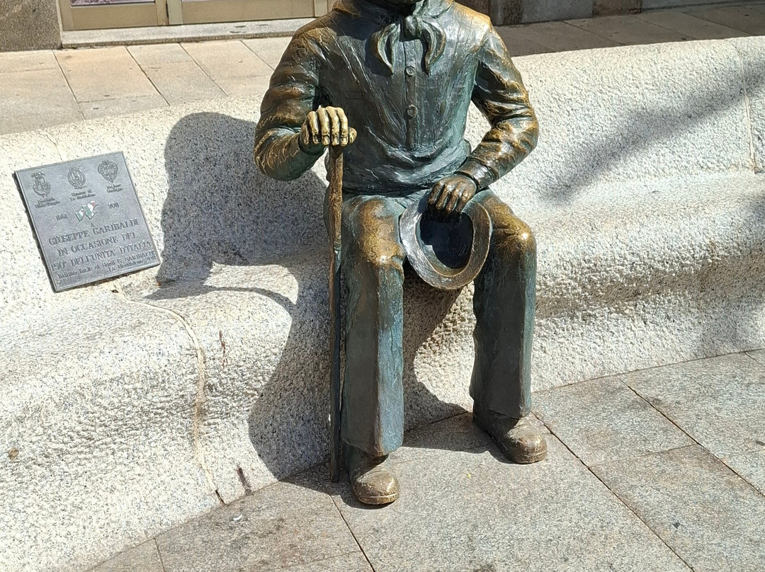 Piazza Garibaldi-拉马达莱娜必去景点