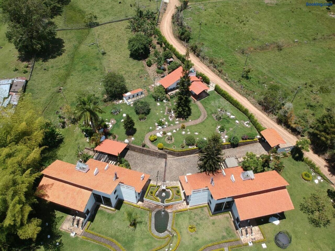 Hotel MACA Lago Calima