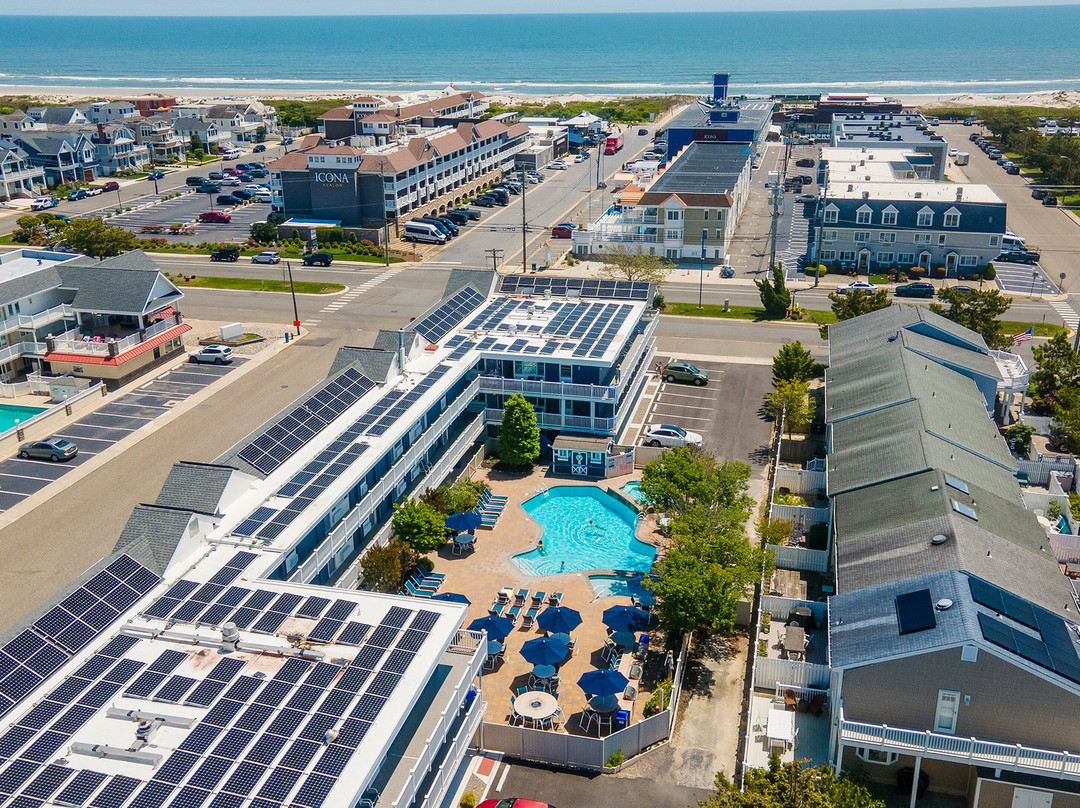 The Beachcomber Resort主图