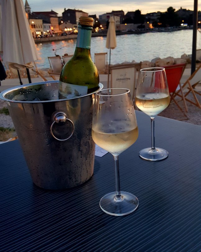 Cocktail Bar Peschiera-波雷奇必去景点