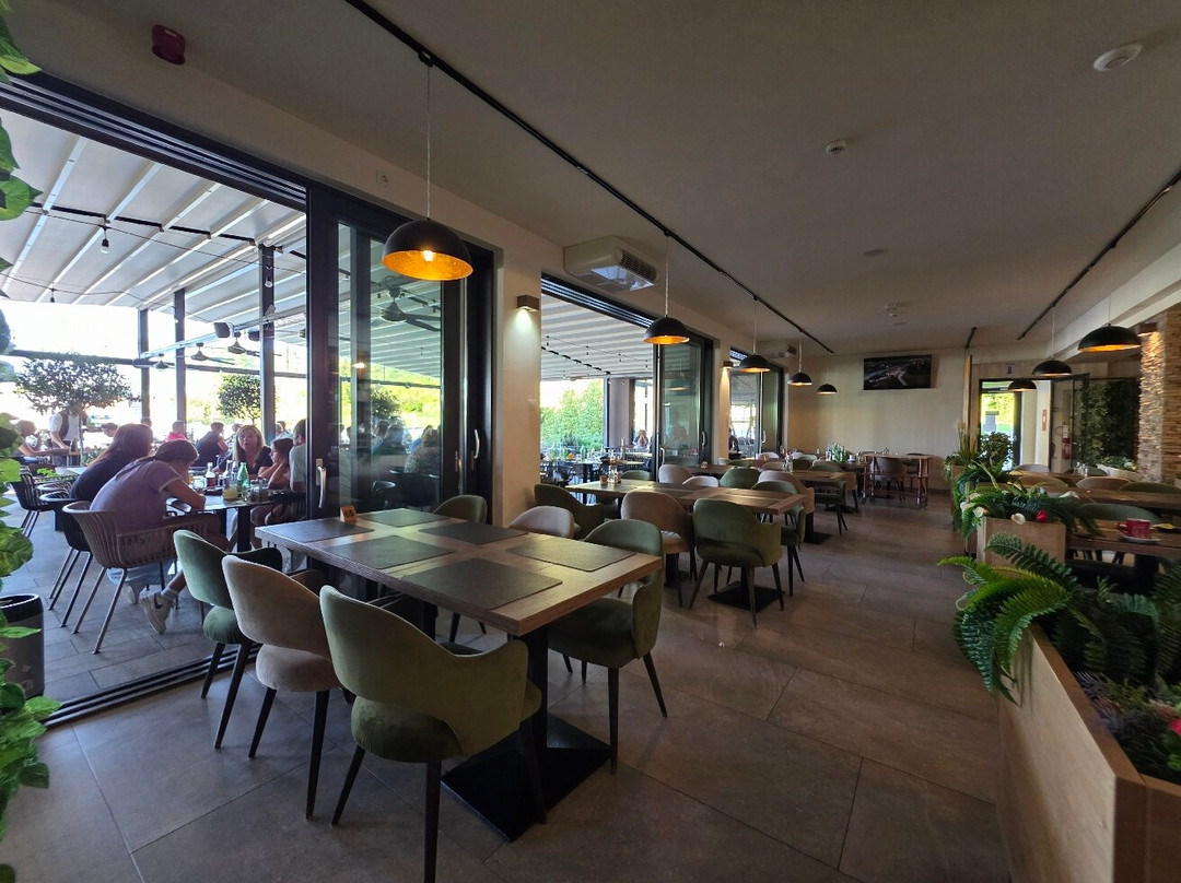 米里亚娜及拉斯托克酒店主图