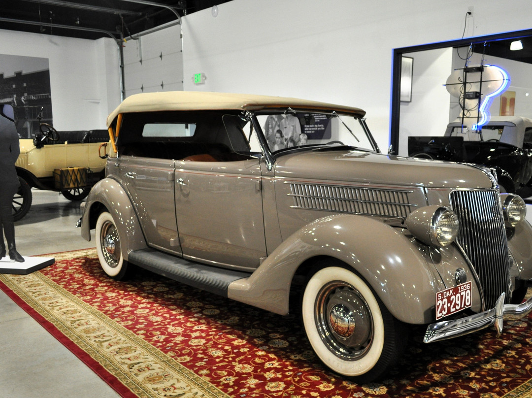 Early Ford V-8 Foundation & Museum-Auburn必去景点