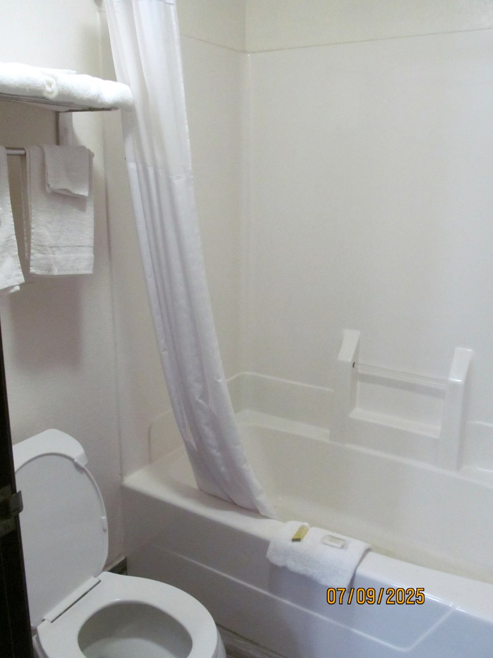 德怀特速8酒店-浴室