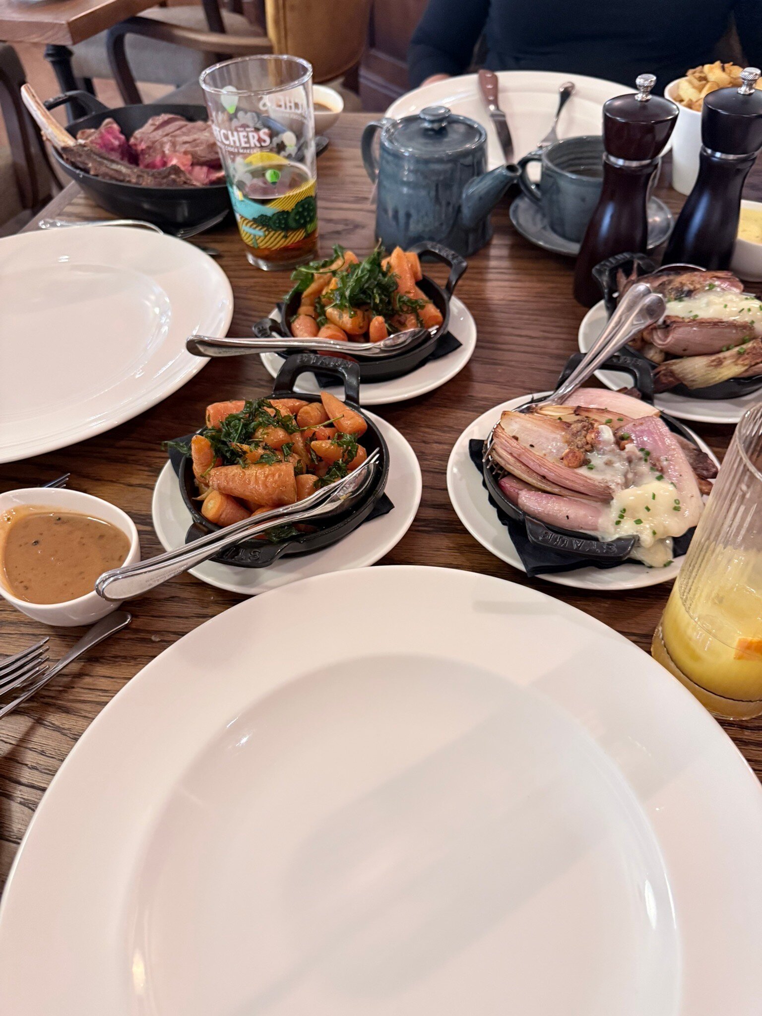 The Royal George-官方