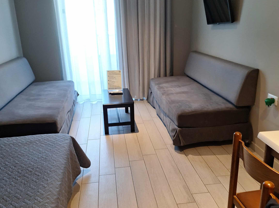 Sunday Hotel主图