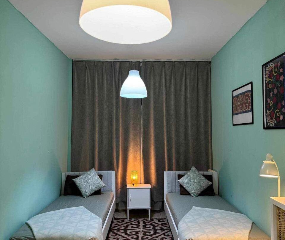 Airport Guest House & Tours