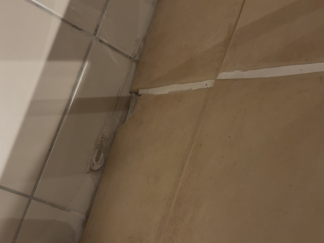 德拉图尔城堡酒店主图