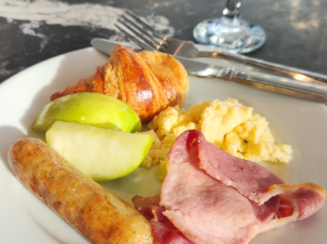 Plaza Premium Lounge Heathrow T5 Departures-伦敦必去景点