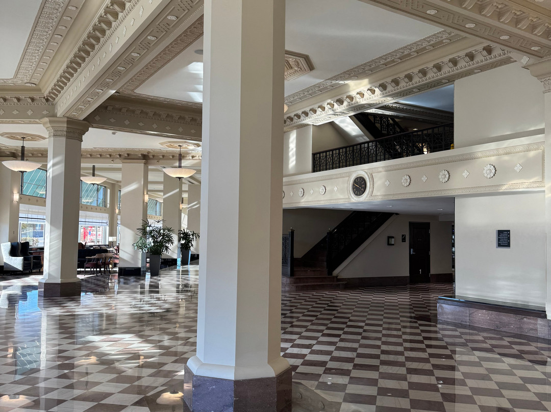 Drury Plaza Hotel Broadview Wichita主图