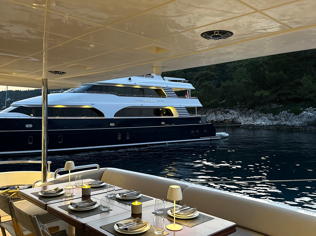 Riviera Sea Cruises-Argyroupoli必去景点