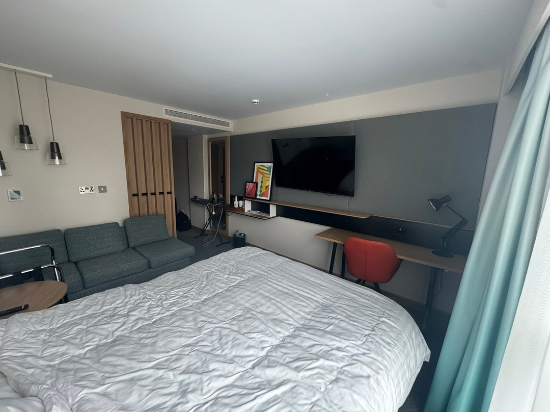 假日牛津酒店主图