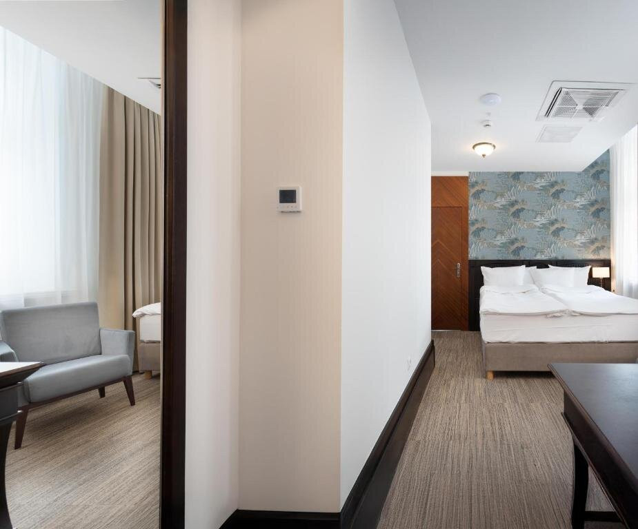 布罗瓦利亚酒店主图