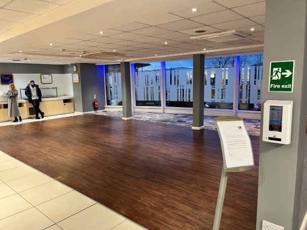 Holiday Inn Express 纳尼顿-官方