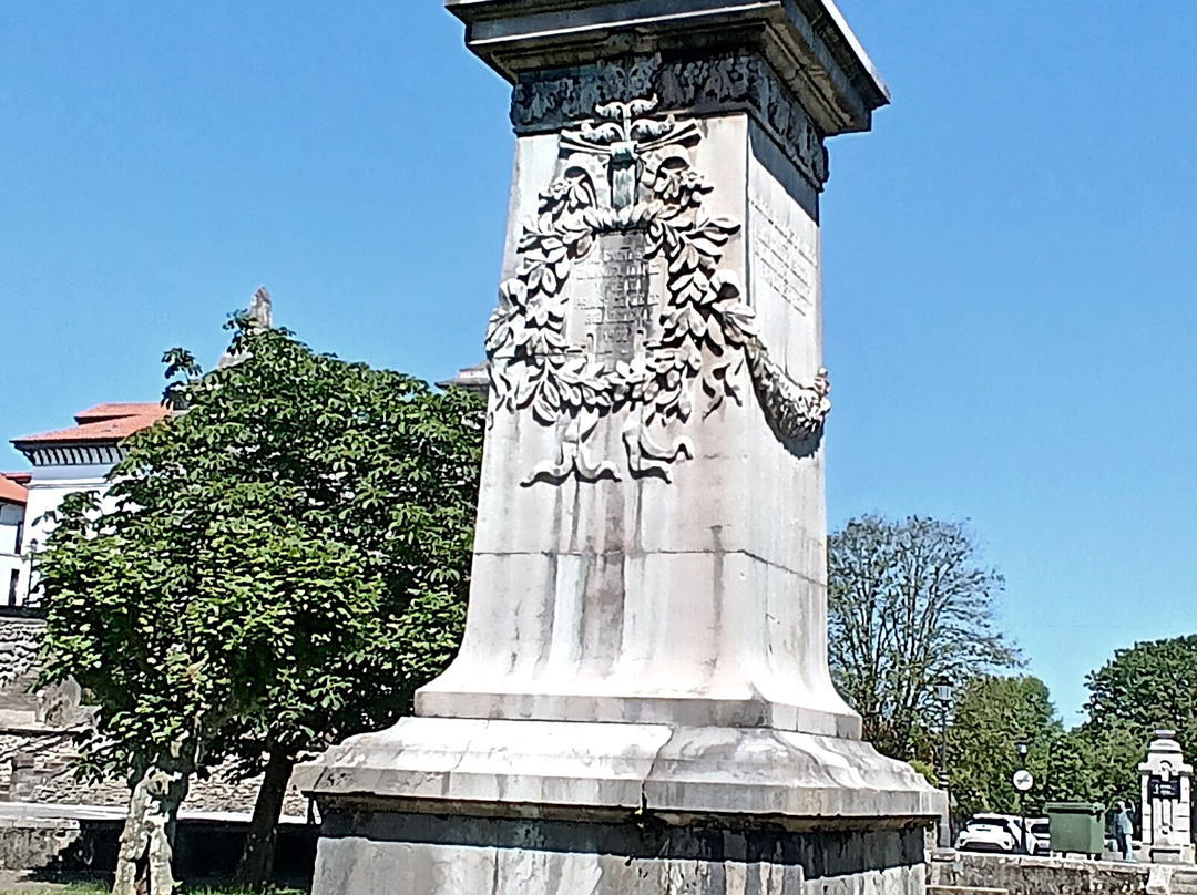 Monumento a Manuel Ibáñez Posada-Colombres必去景点