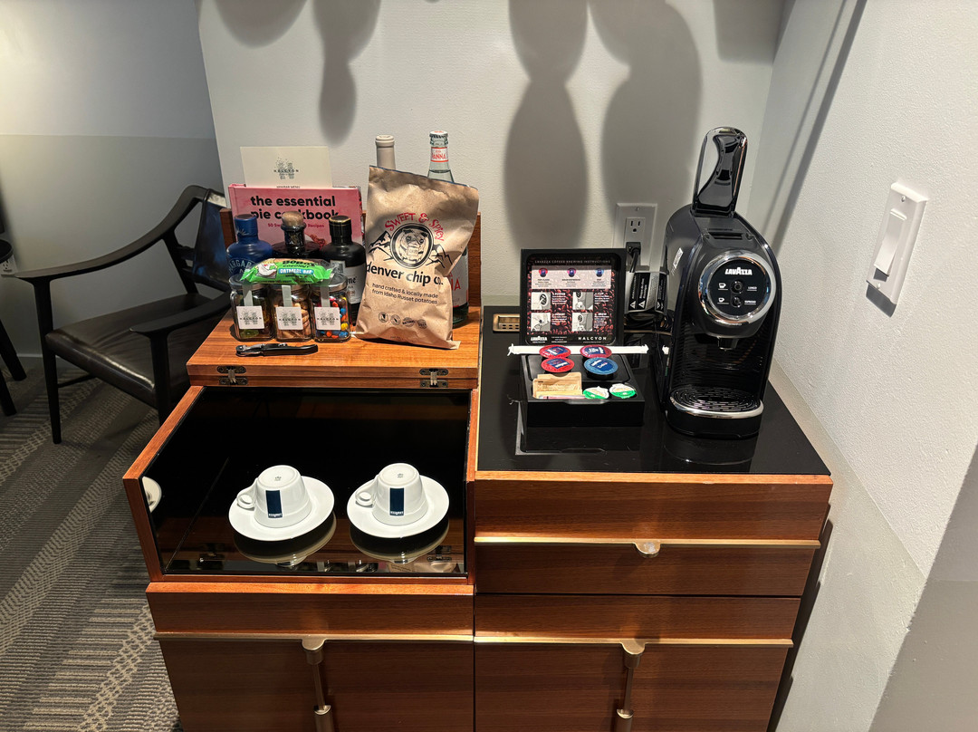 Halcyon, a Hotel in Cherry Creek主图