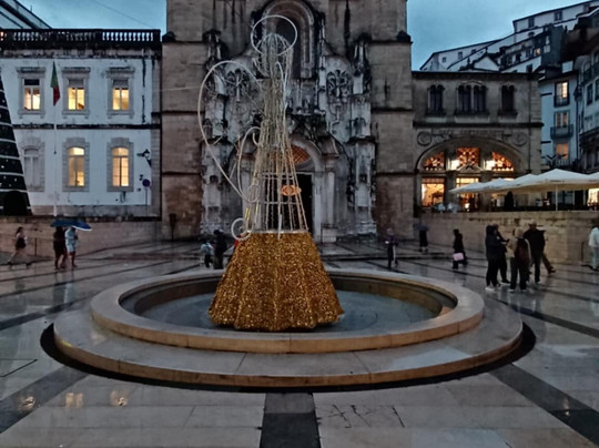 Praça Oito de Maio-科英布拉区必去景点