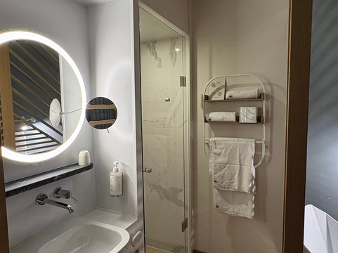 巴黎拉德芳斯 OKKO 酒店主图