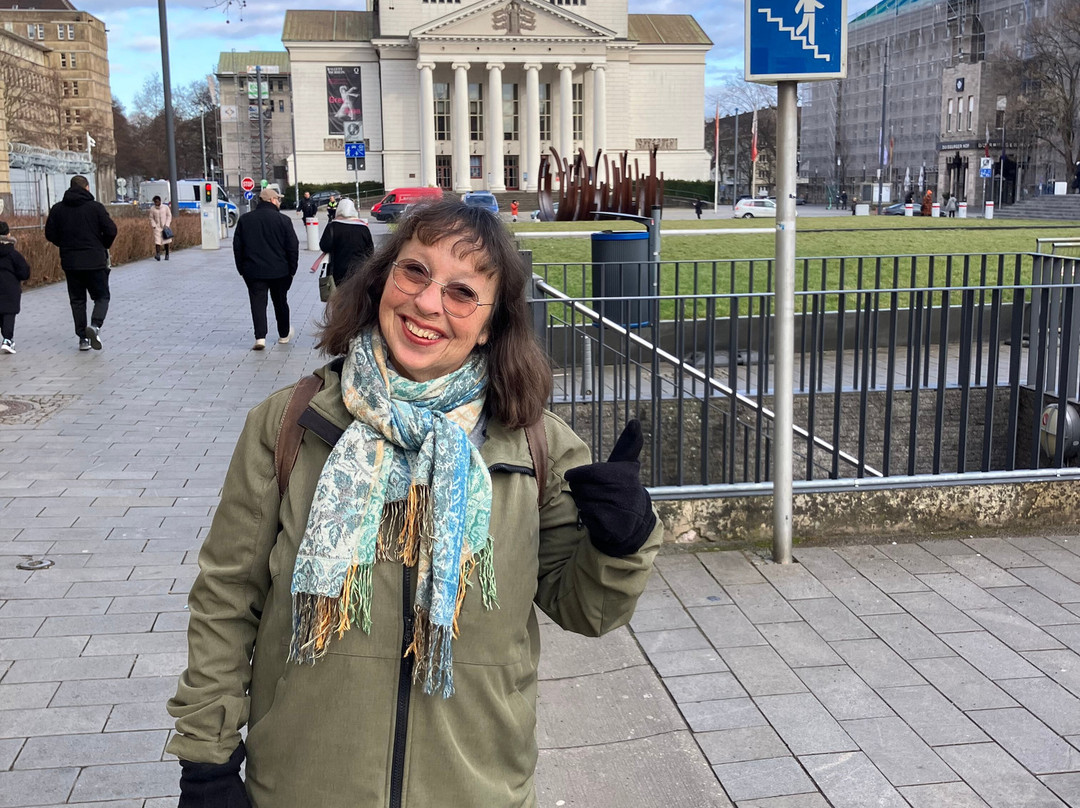 丹普木赫酒店主图