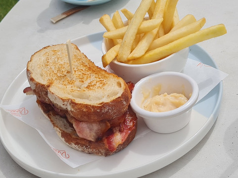 Whitestone diner and deli