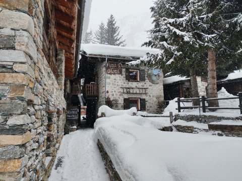 Hotel Petit Dahu - Chambres et Restaurant-官方