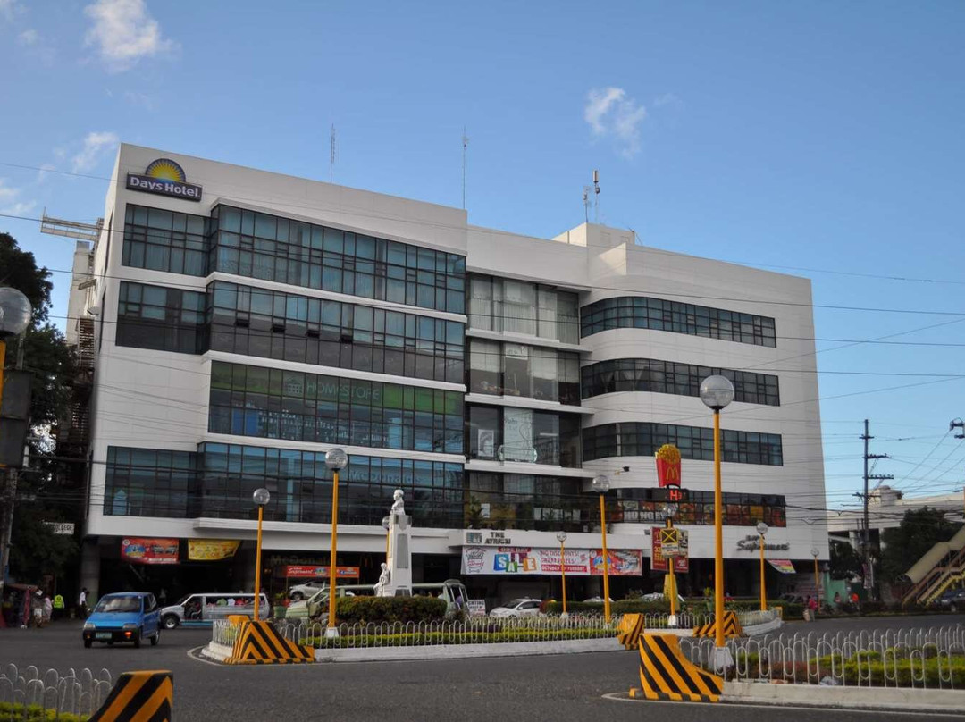 伊洛伊洛戴斯精选温德姆酒店