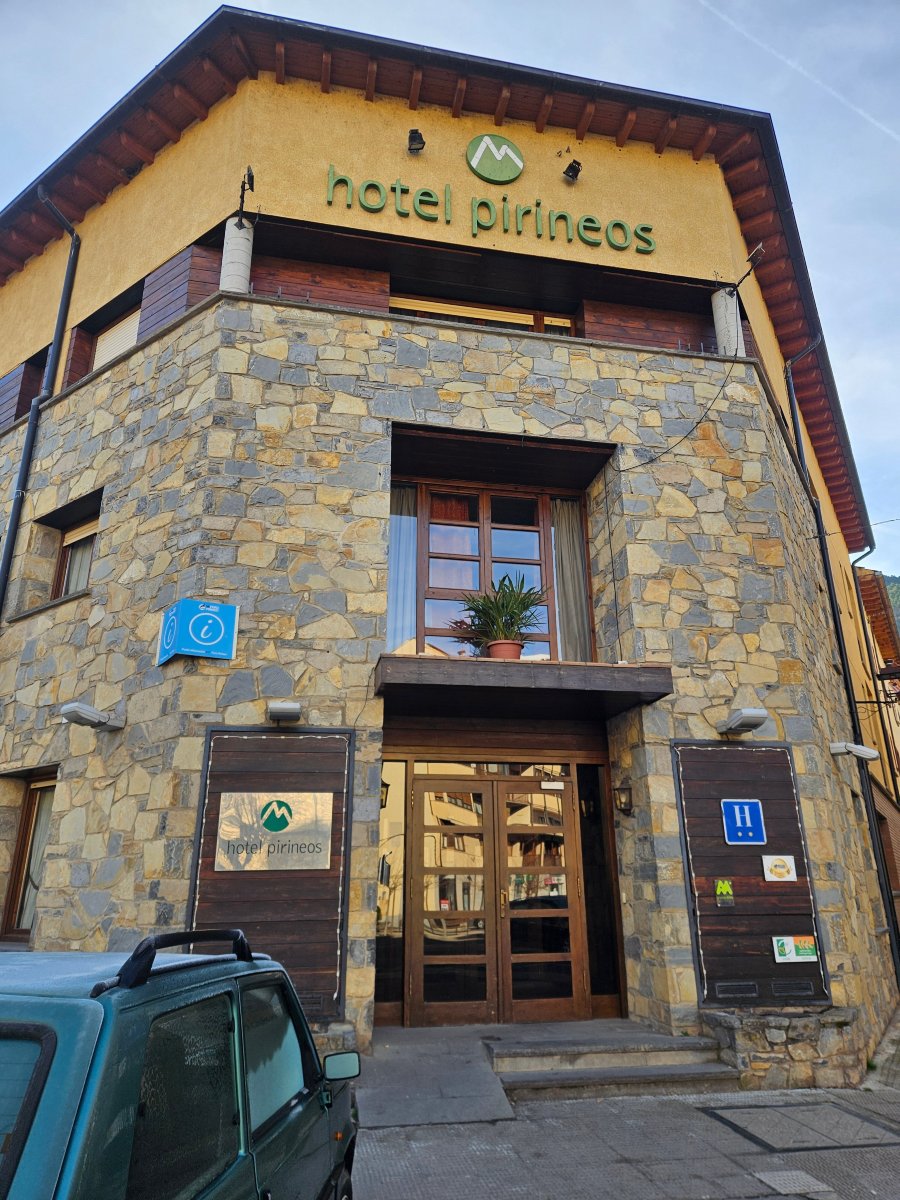 比利牛斯山酒店-官方