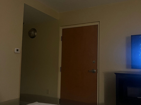 舒适套房酒店-近迪兰大学主图